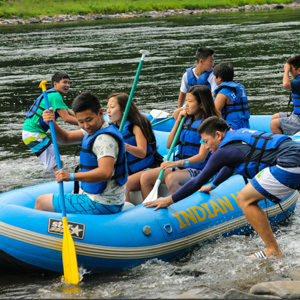 group getting ready to hit river in raft Indian Head Canoeing Rafting Kayaking Tubing Delaware River