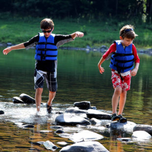 kids exploring Delaware River with mom Indian Head Canoeing Rafting Kayaking Tubing Delaware River